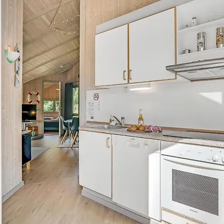Strandhuis In Middelfart Met Sauna *