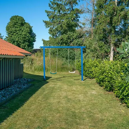 Strandhuis In Middelfart Met Sauna *